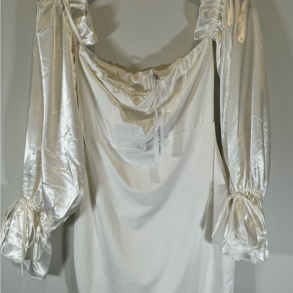 Size Small. White off the should mini dress - Picture 3 of 5